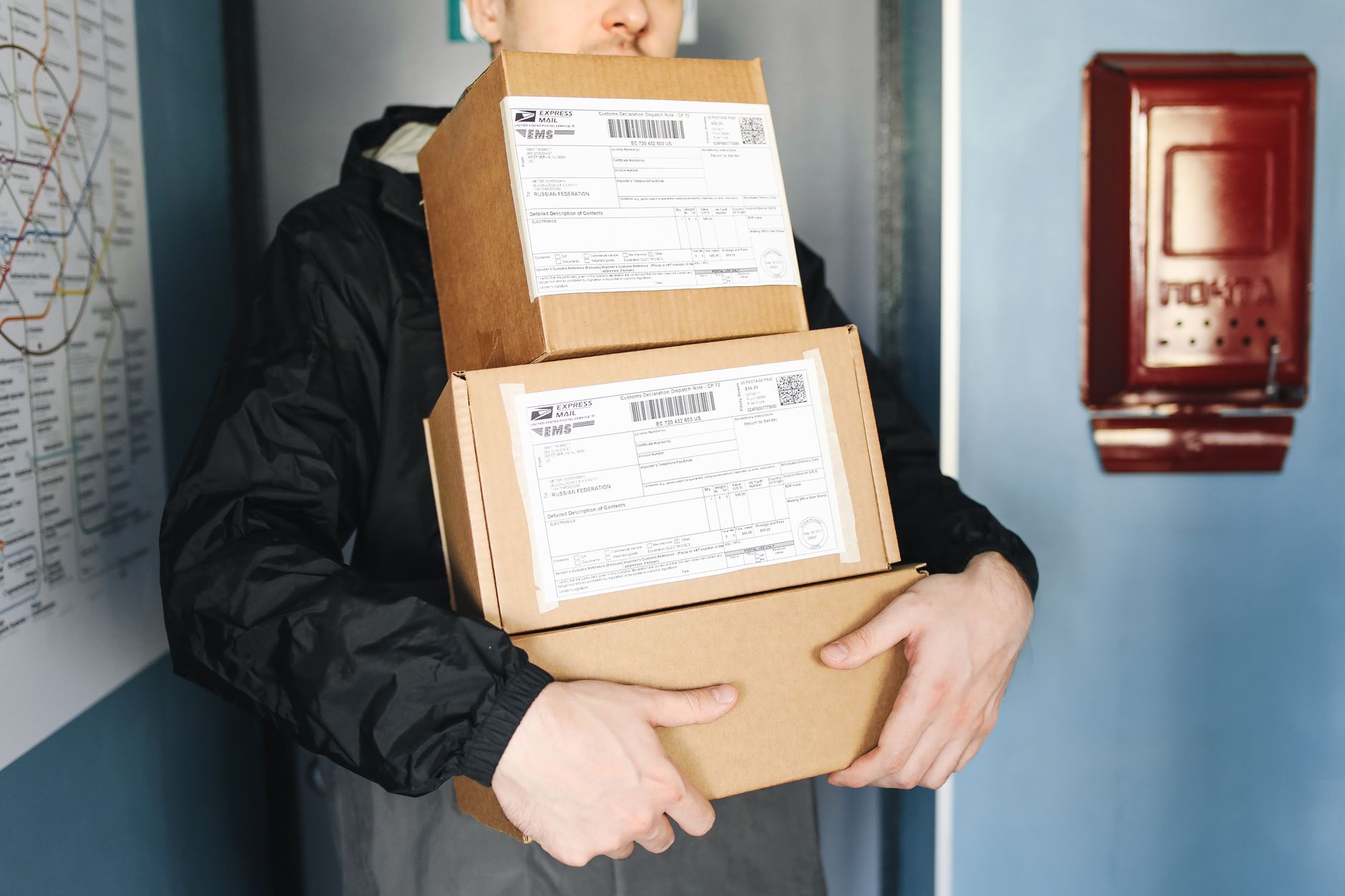 Caixas e encomendas para entrega